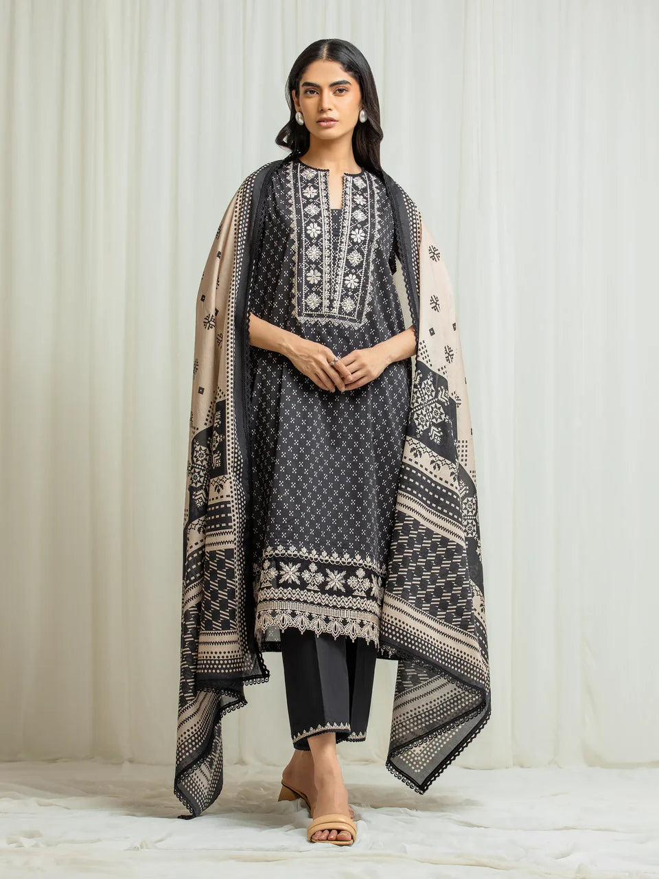 Festive Embroidered | Unstitched 3PC lawn EWU6V1-33006-3P