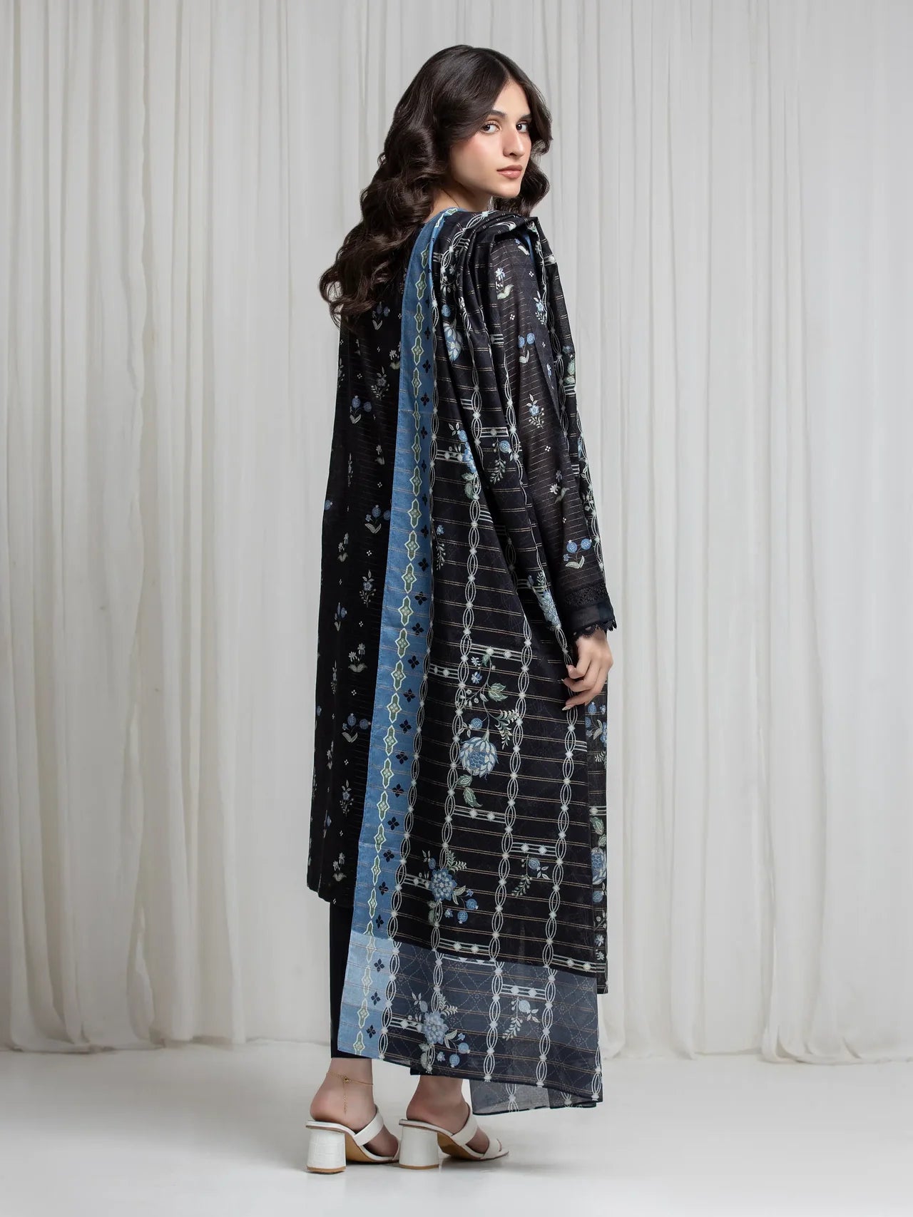 MERAK ZARI | Unstitched 3PC lawn  EWU6M6-061-3P