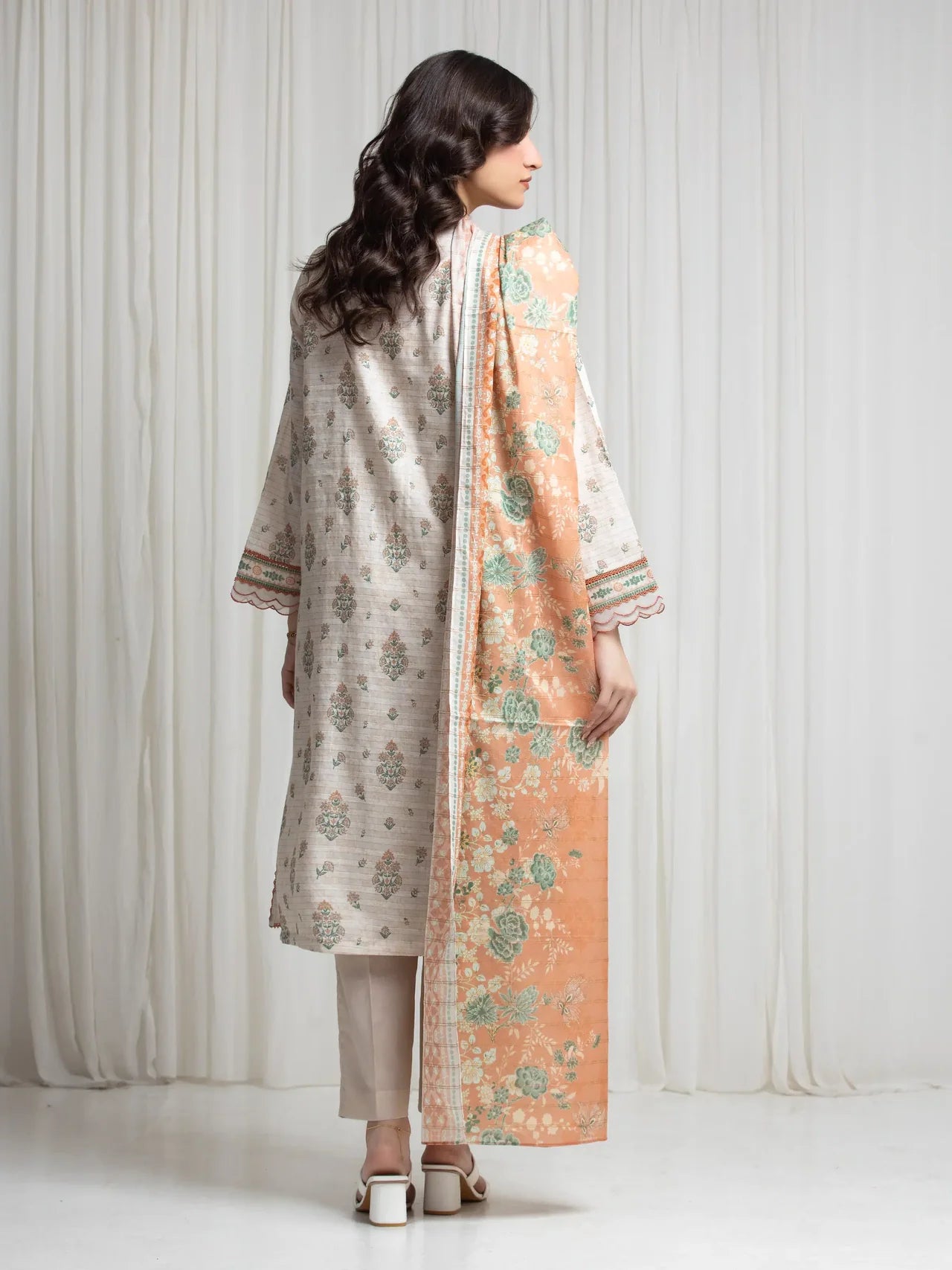 MERAK ZARI | Unstitched 3PC lawn EWU6M6-105-3P