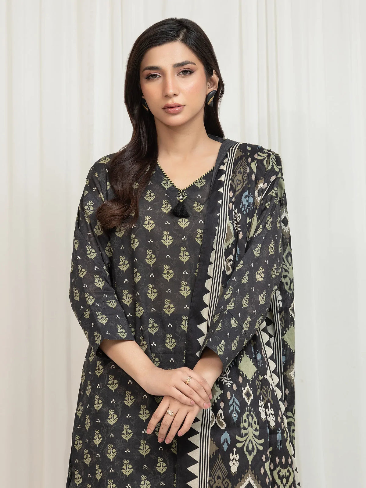 ALLURE | Unstitched 3PC Floral Printed lawn EWU6A1-36752-3P