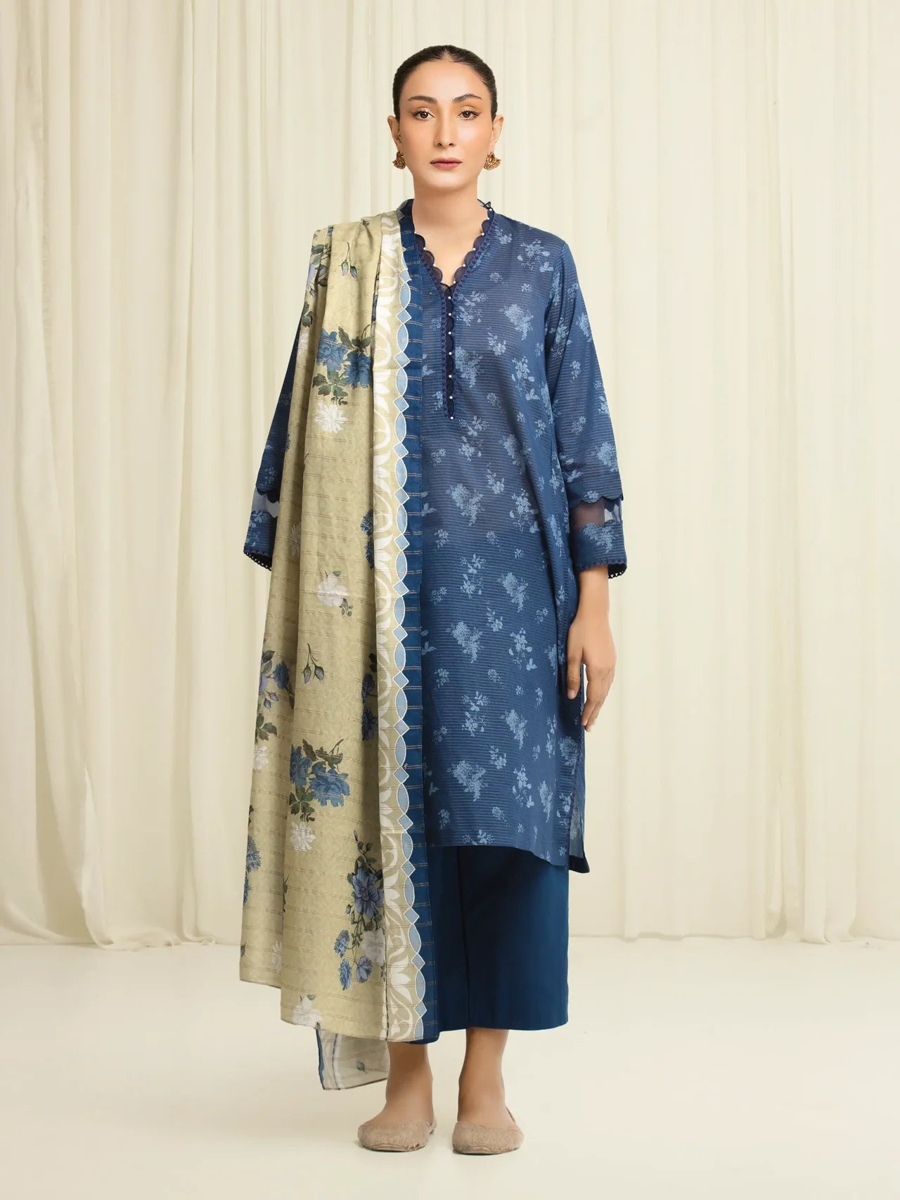 MERAK ZARI | Unstitched 3PC lawn EWU6M6-055-3P