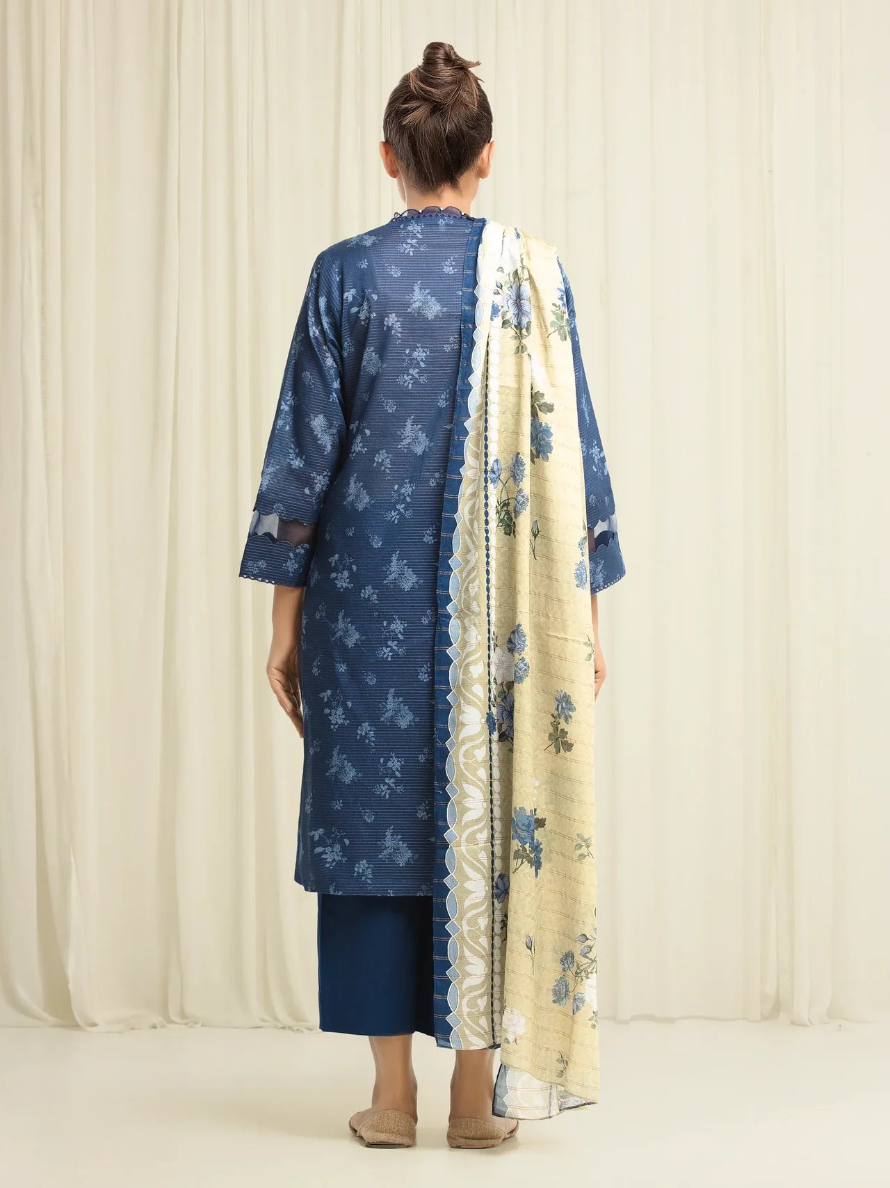 MERAK ZARI | Unstitched 3PC lawn EWU6M6-055-3P