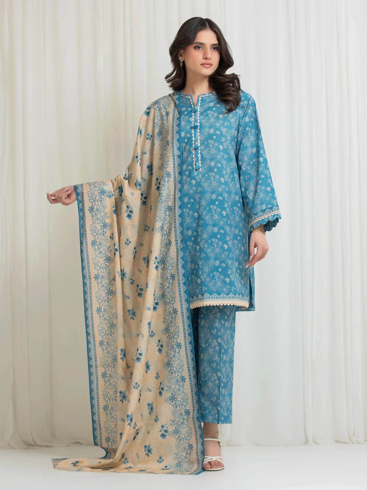 ALLURE | Unstitched 3PC Floral Printed lawn EWU6A1-36770-3P