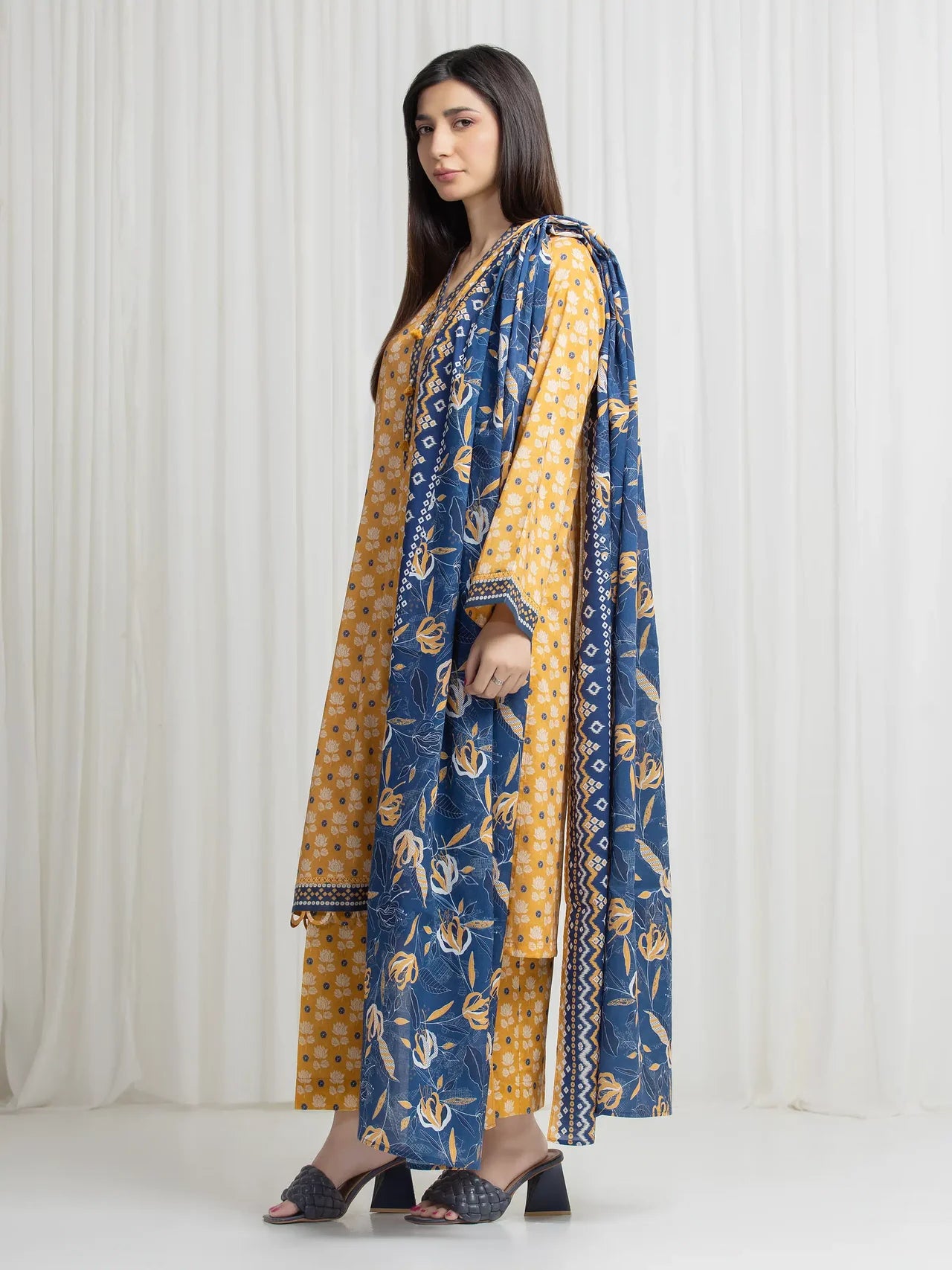 ALLURE | Unstitched 3PC Floral Printed lawn EWU6A1-36767-3P