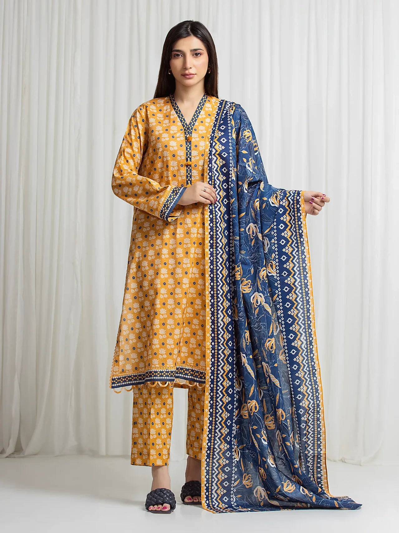 ALLURE | Unstitched 3PC Floral Printed lawn EWU6A1-36767-3P