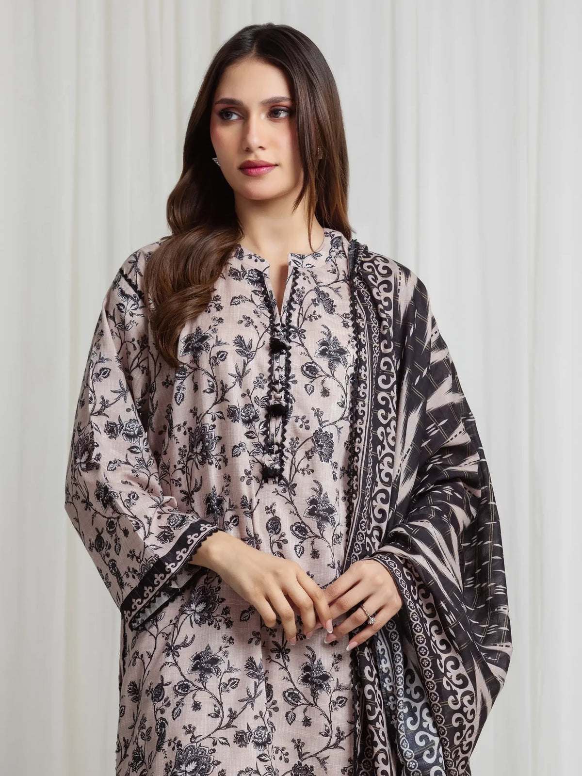 MERAK ZARI | Unstitched 3PC lawn EWU6M6-107-3P
