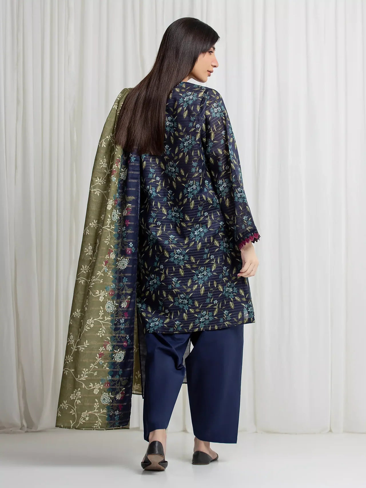 MERAK ZARI | Unstitched 3PC lawn EWU6M6-065-3P