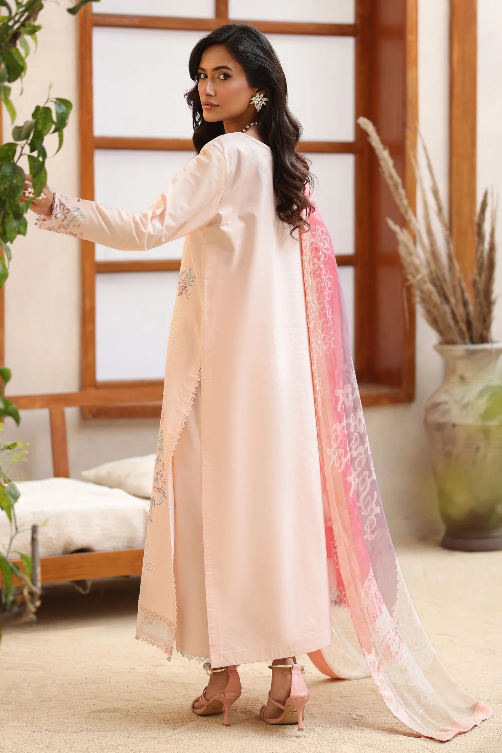 Luxury Embroidered AURORA 3PC Unstitched Lawn By Rangeen By Raaya