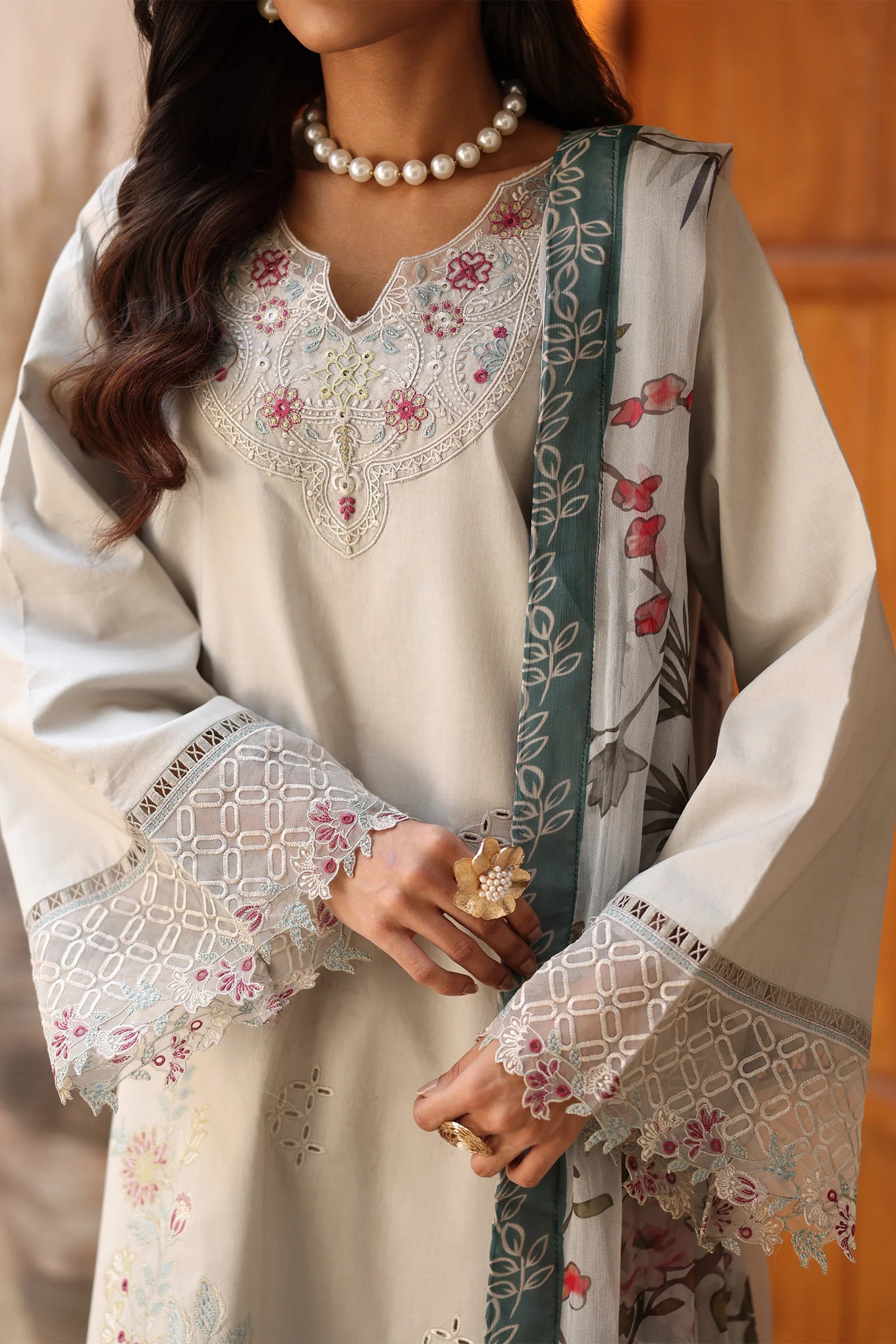 Luxury Embroidered NORAH 3PC Unstitched Lawn By Rangeen By Raaya