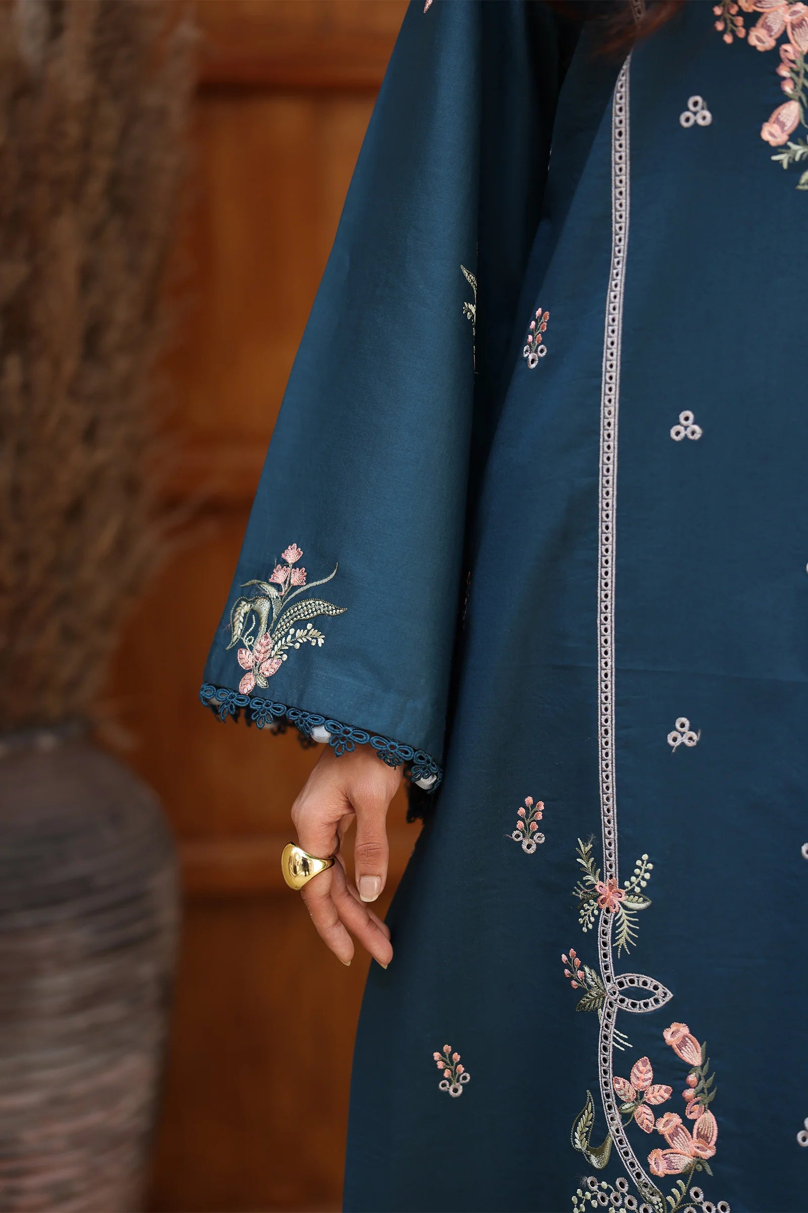 Luxury Embroidered ELIF 3PC Unstitched Lawn By Rangeen By Raaya