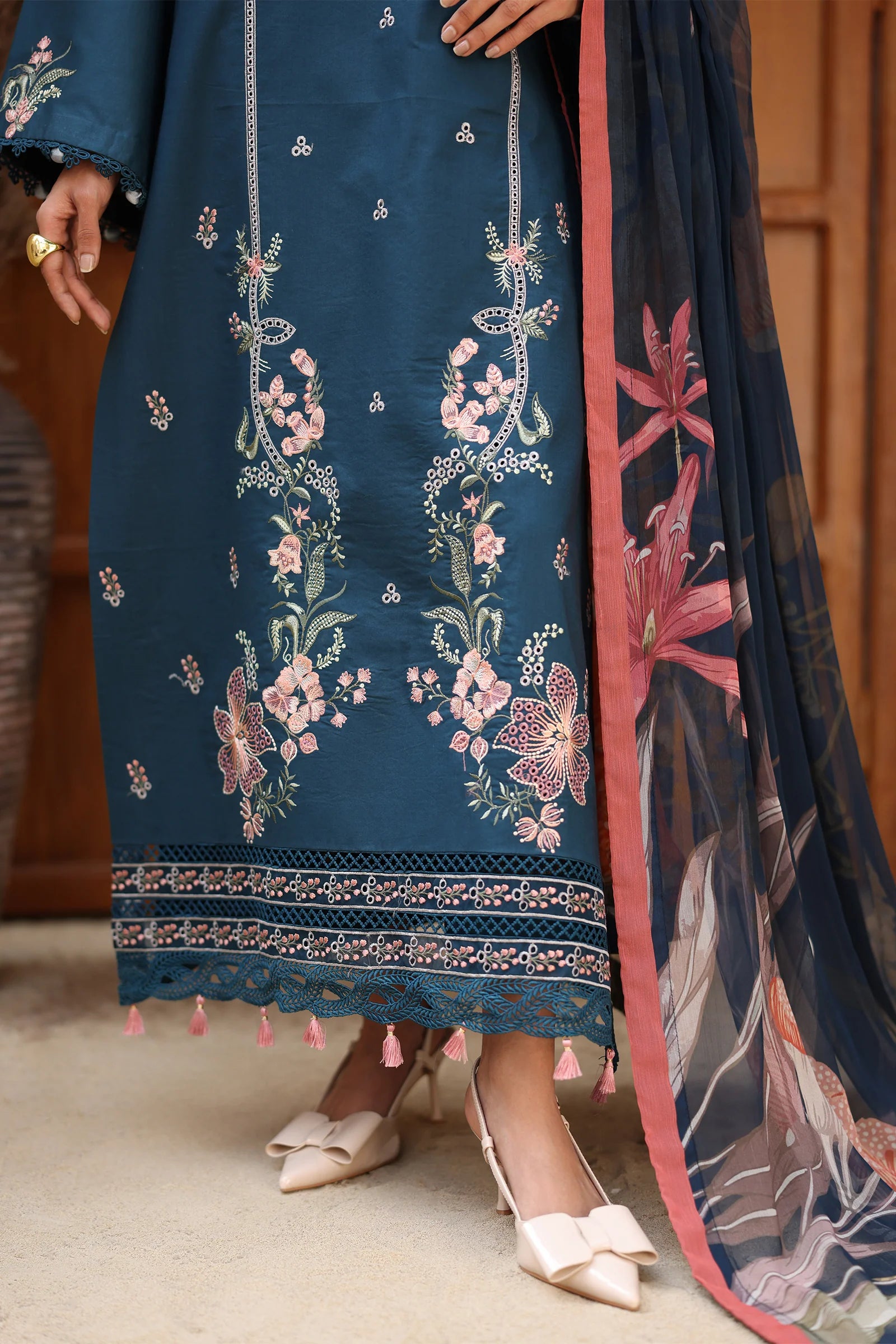 Luxury Embroidered ELIF 3PC Unstitched Lawn By Rangeen By Raaya