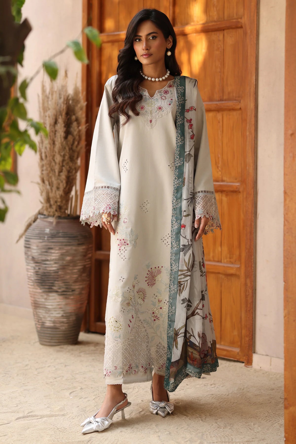 Luxury Embroidered NORAH 3PC Unstitched Lawn By Rangeen By Raaya