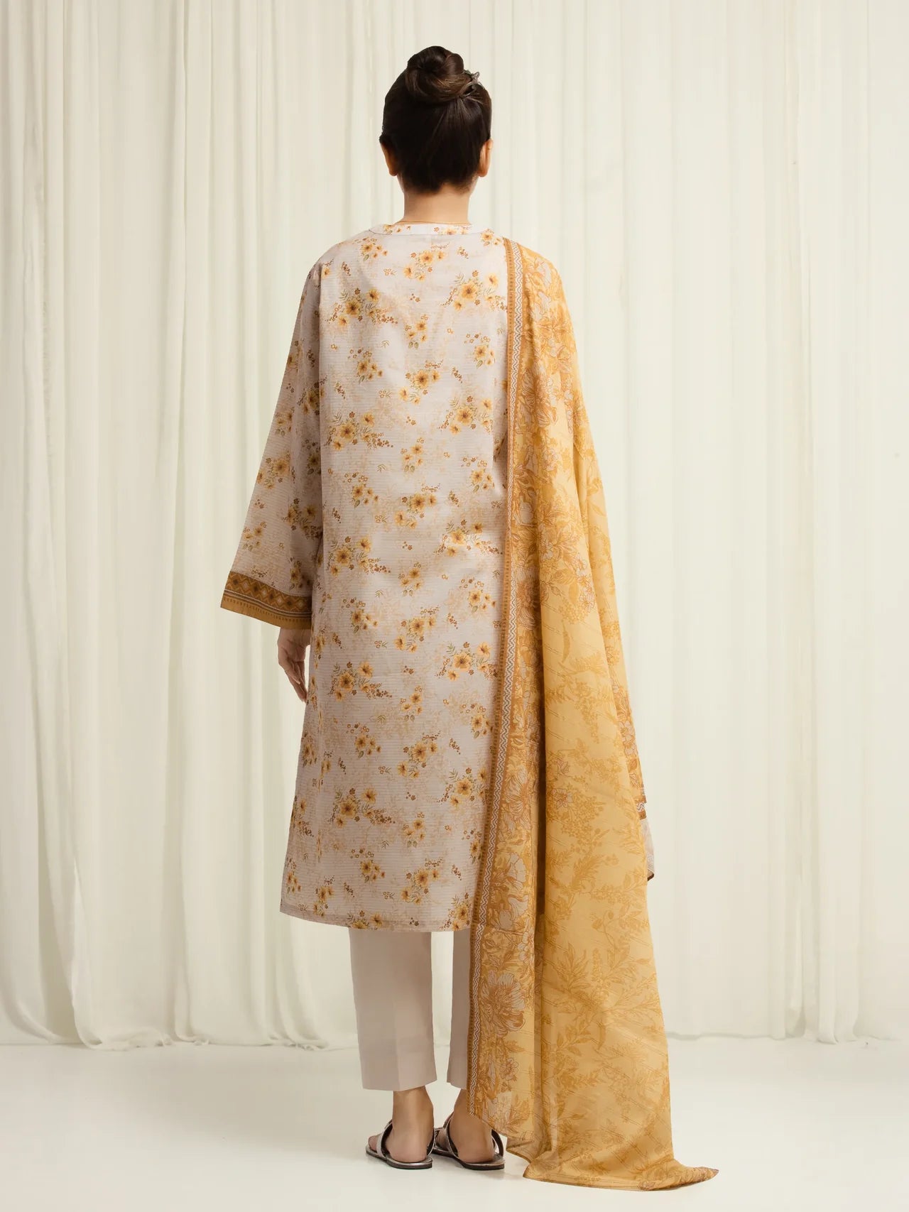 MERAK ZARI | Unstitched 3PC lawn EWU6M6-046-3P