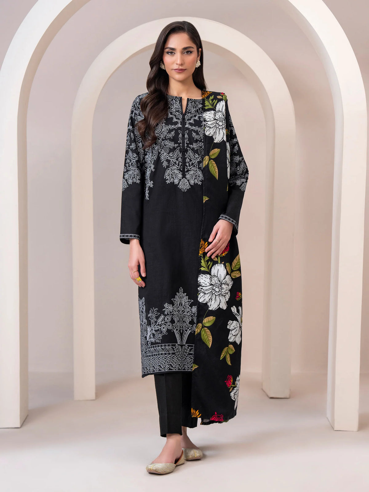 Limelight Unstitched 2PC Slub Khadddar Shirt & Texture Shawl  (U4613SD-2PC-034)