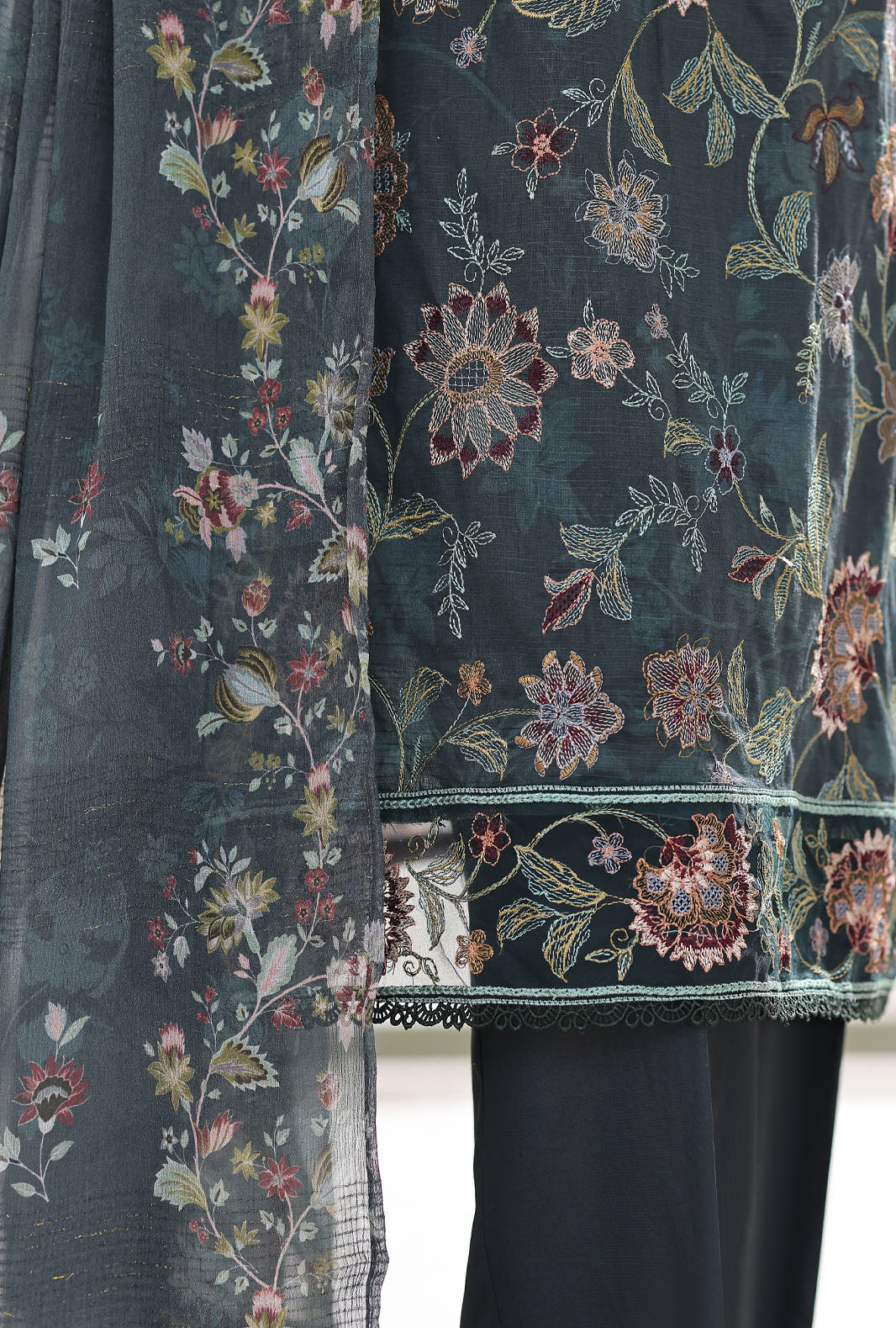 Mehak By HZ Textiles Embroidered 3PC Lawn Suit