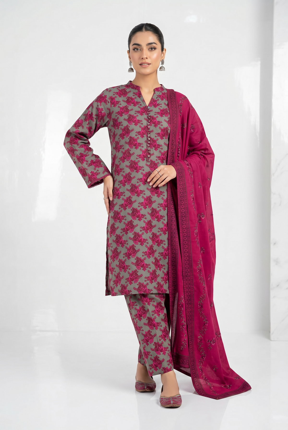 Original Stitched Binsaeed 3PC Printed Lawn Article 6
