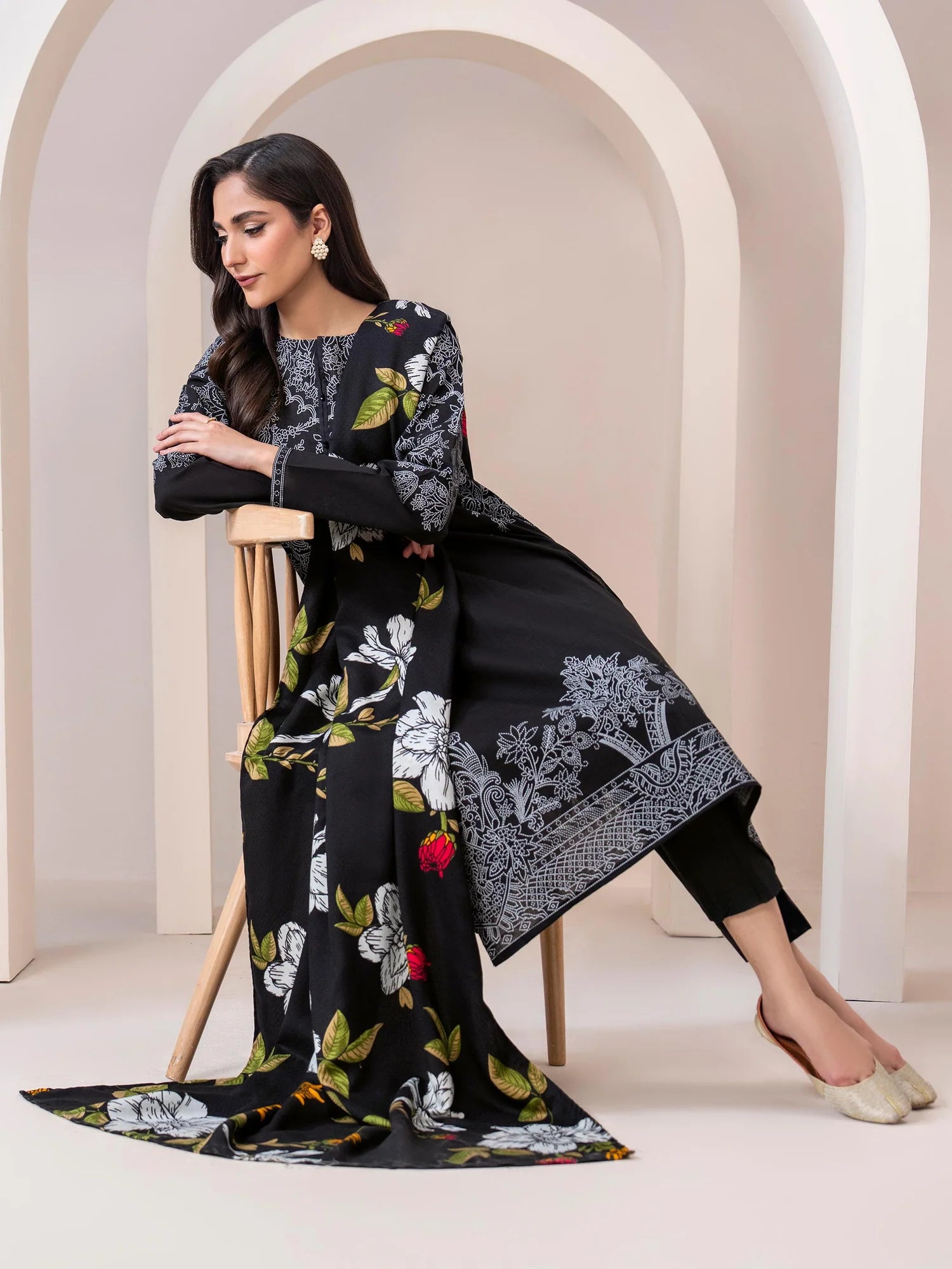 Limelight Unstitched 2PC Slub Khadddar Shirt & Texture Shawl  (U4613SD-2PC-034)