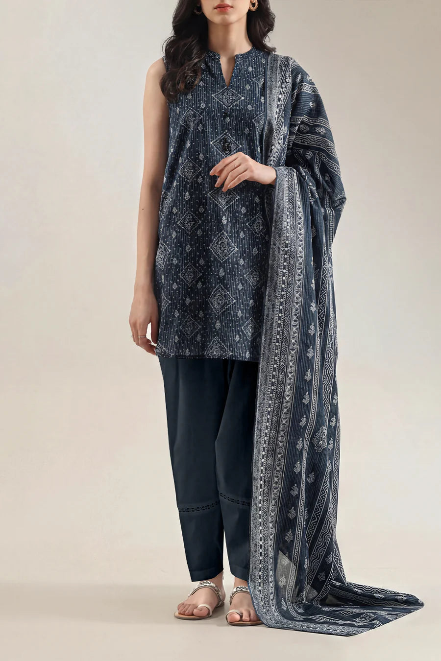 SAYA 3PC Printed Lawn | U01-25557-01AR